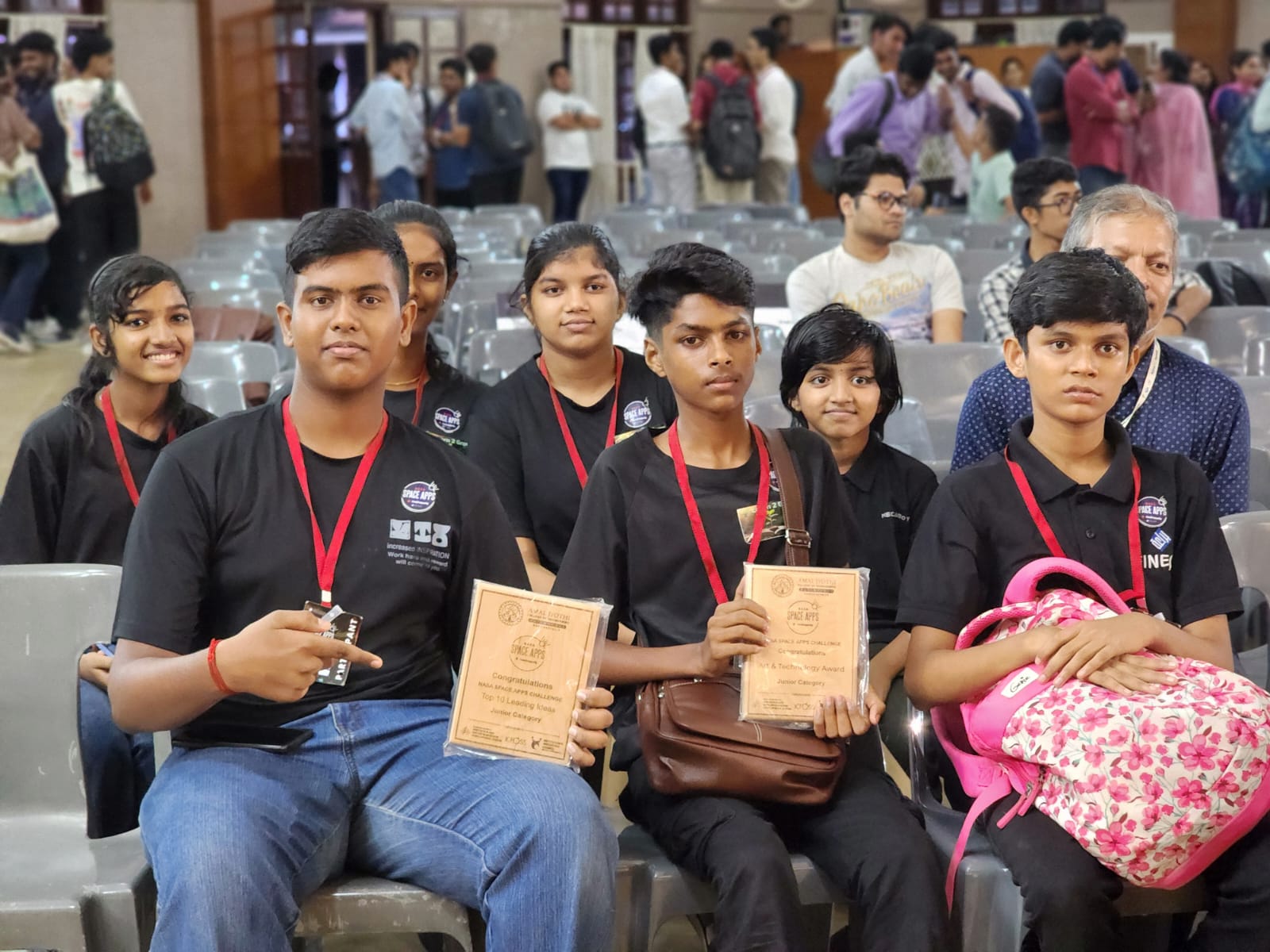 A team presenting their solution